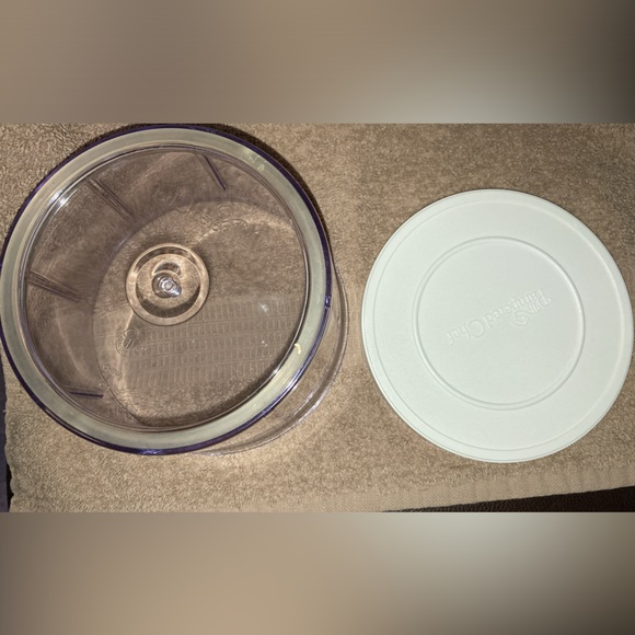 COPY 2 - PAMPERED CHEF MANUAL FOOD PROCESSOR REPLACEMENT 3 CUP BOWL INCLUDES LID - Picture 4 of 10